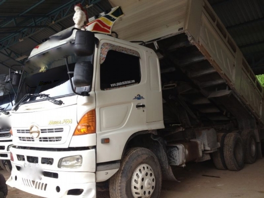 รถฮีโน่ 10 ล้อดั้ม  320 แรงม้า ปี 46 ( มีขาย 2 คัน )  สนใจติดต่อ 081 - 6079515