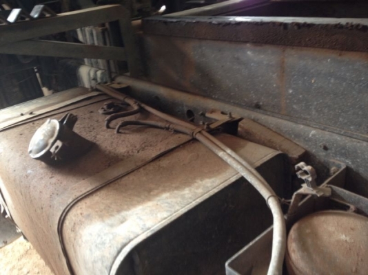 รถฮีโน่ 10 ล้อดั้ม  320 แรงม้า ปี 46 ( มีขาย 2 คัน )  สนใจติดต่อ 081 - 6079515