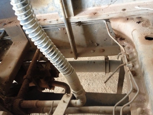 รถฮีโน่ 10 ล้อดั้ม  320 แรงม้า ปี 46 ( มีขาย 2 คัน )  สนใจติดต่อ 081 - 6079515