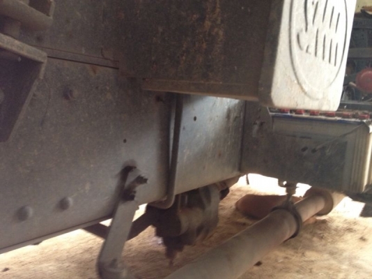 รถฮีโน่ 10 ล้อดั้ม  320 แรงม้า ปี 46 ( มีขาย 2 คัน )  สนใจติดต่อ 081 - 6079515