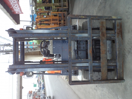 ขายรถยกโคมัสสึ 2.5 ตัน รุ่น11 เครื่องเบนซิน กระบอกคู่ เสาสูง 3 เมตร ยางตัน พวงมาลัยเพาเว่อร์ สีเดิมจากนอก นำเข้าจากญี่ปุ่น ใช้งานได้ทันที ขายรถยกโคมัสสึ 2.5 ตัน รุ่น11 เครื่องเบนซิน กระบอกคู่ เสาสูง 3 เมตร ยางตัน พวงมาลัยเพาเว่อร์ สีเดิมจากนอก นำเข้าจากญี่ปุ่น ใช้งานได้ทันที