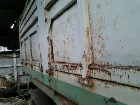 ISUZU JCM 175 HP 6BG1 เครื่องติดเทอร์โบอินเตอร์ สิบล้อดั๊มพ์เพลาเดียว ชุดคานหน้าของ ROCKY FXZ 240 อย่างดี กระบะดั๊มพ์เหล็ก 12 ตันสภาพสวยไม่มีผุกร่อน ช่วงล่างใหญ่ชุดเพลาโบกี้เฟืองท้ายของ ISUZU JUMBO 200 หัวเก๋งสวยบางเดิมๆไม่มีผุกร่อน ภายในเก๋งคอนโซลสวยครบ