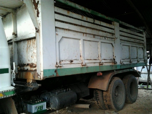 ISUZU JCM 175 HP 6BG1 เครื่องติดเทอร์โบอินเตอร์ สิบล้อดั๊มพ์เพลาเดียว ชุดคานหน้าของ ROCKY FXZ 240 อย่างดี กระบะดั๊มพ์เหล็ก 12 ตันสภาพสวยไม่มีผุกร่อน ช่วงล่างใหญ่ชุดเพลาโบกี้เฟืองท้ายของ ISUZU JUMBO 200 หัวเก๋งสวยบางเดิมๆไม่มีผุกร่อน ภายในเก๋งคอนโซลสวยครบ