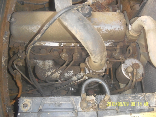 ขายรถตักโตโยต้า2SD10เก่านอกพร้อมใช้งานราคา179000บาทสนใจโทร0816426706