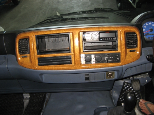 ขาย  6 ล้อ ฮ๊โน่  เมก้า 175 แรง ยาว6.50  ปี 2008 สภาพสวยเดิมเครื่องดี พร้อมใช้งาน ชมก่อนได้ครับ สนใจติดต่อ 081-9425443