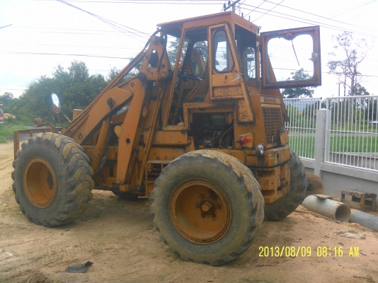 ขายรถตักโคมัสสุsd20p-5เก่านอกพร้อมใช้งานราคา290000บาทโทร0816426706