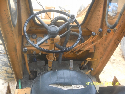 ขายรถตักโคมัสสุsd20p-5เก่านอกพร้อมใช้งานราคา290000บาทโทร0816426706