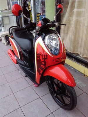 ขาย Scoopy-i ลิมิเต็ด ลายแมนยู (ล้อแม็กซ์) สวยๆ ครับ