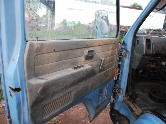 ขายด่วนรถ6ล้อครั้มเครือง110แรงม้าครั้มยาว2เมตร90เชน