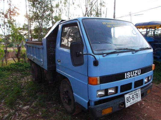 ขายด่วนรถ6ล้อครั้มเครือง110แรงม้าครั้มยาว2เมตร90เชน