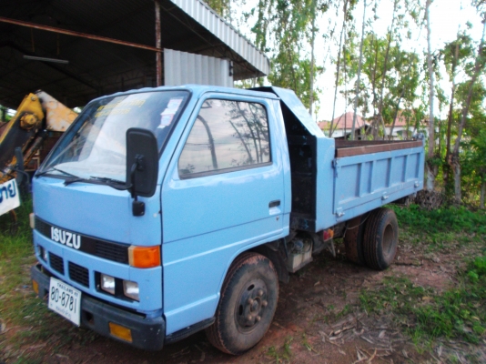 ขายด่วนรถ6ล้อครั้มเครือง110แรงม้าครั้มยาว2เมตร90เชน