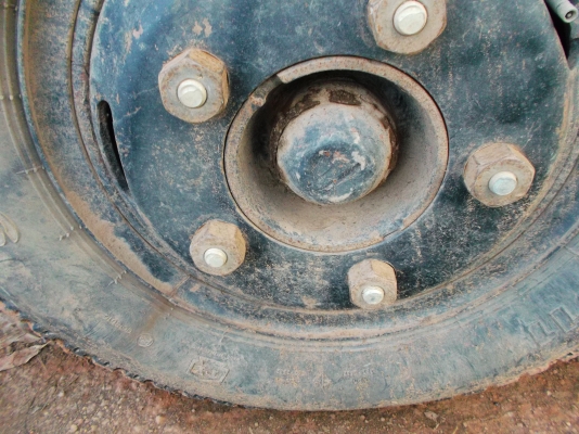 ขายด่วนรถ6ล้อครั้มเครือง110แรงม้าครั้มยาว2เมตร90เชน