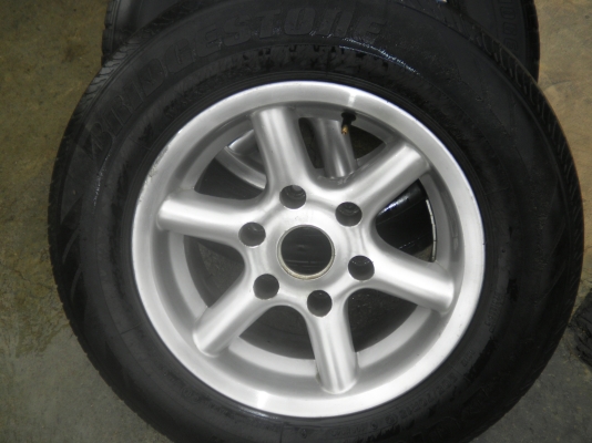 แม็ก15สวยๆ6รู139.7ยาง215/70/15