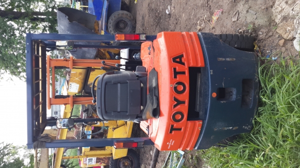 รถฟอร์คลิฟต์ 1.5ตัน TOYOTA เก่านอกไม่เคยใช้ในไทย 120000