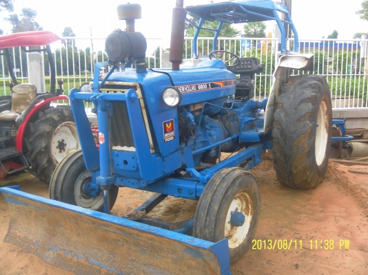 ขายรถไถforก6600 อุปกรณ์2ชิ้นพร้อมใช้งานไม่มีทะเบียนราคา340000บาทสนใจโทร0816426706