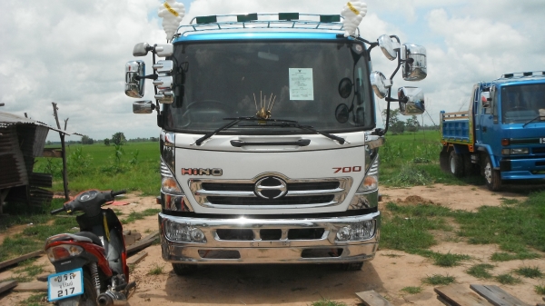 ขาย HINO เมกก้า 210  (6  หกล้อดั๊ม)
