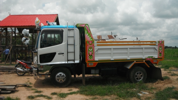 ขาย HINO เมกก้า 210  (6  หกล้อดั๊ม)
