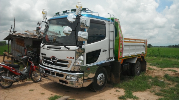 ขาย HINO เมกก้า 210  (6  หกล้อดั๊ม)