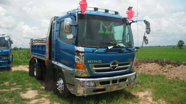 ขาย HINO เมกก้า 210  (6  หกล้อดั๊ม)