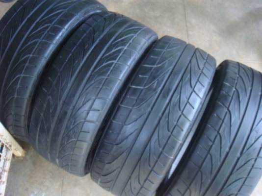 Dunlop Direzza  215/45/17  ปี 12