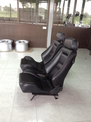 เบาะRECAROแท้ ใส่มิตซูสตาด้าแคปได้เลย!!เพราะแปลงมาแล้ว  ถ้าใส่รุนอื่นก็แปลงนิดหน่อย  ขายไม่แฟง