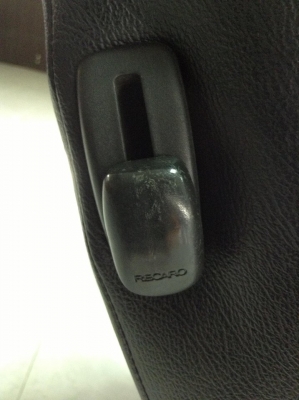 เบาะRECAROแท้ ใส่มิตซูสตาด้าแคปได้เลย!!เพราะแปลงมาแล้ว  ถ้าใส่รุนอื่นก็แปลงนิดหน่อย  ขายไม่แฟง