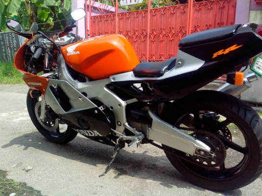 ขาย สี่สูบ ทะเบียนแท้  กทม (มีคริปคับ)