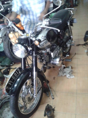 YAMAHA  YA6  มีทะเบียนครับ(ขายขาดทุนเยอะครับ) ขอลดราคาอีกรอบร้อนเงินอย่างแรง