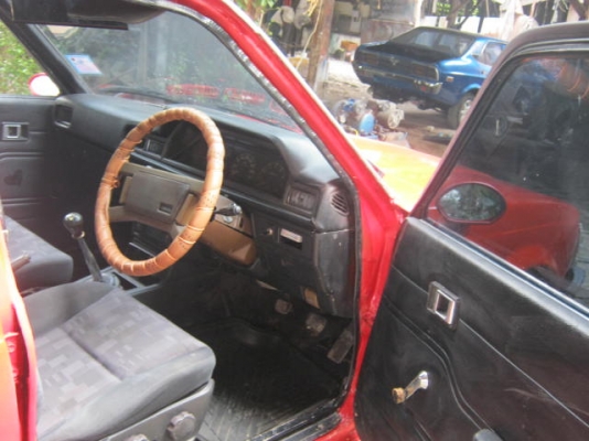 โตโยต้า เครื่อง3Tหัวฉีดติดแก๊สขับดี แนวคลาสสิคสีสวย แอร์เย็น 25000