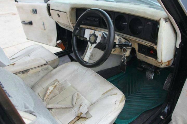 ขายรถเก๋งราคามอไซค์ toyota RT100 เล่มทะเบียนครบพร้อมโอน