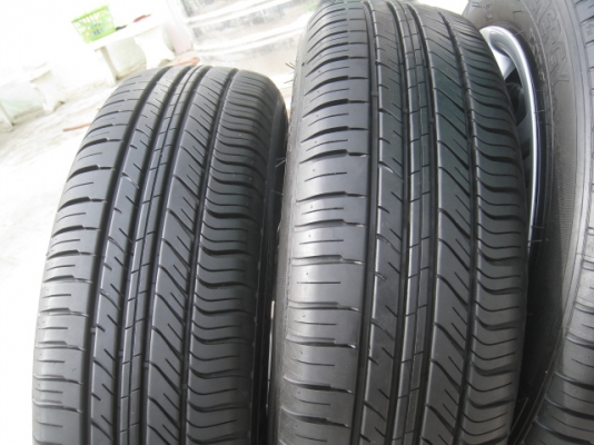 ขายยางป้ายแดง ปี0413  Honda jazz ขอบ15 4รู100 แถมกะทะและฝาครอบ สนใจติดต่อเล็ก คลองสามครับ (081-3747940)