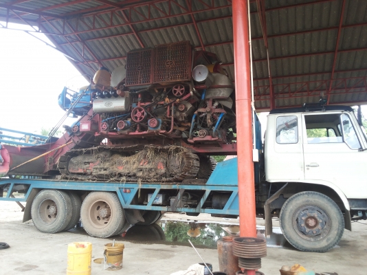 แพคคู่!! รถสิบล้อ HINO F17 (2 เพลา) +++ รถเกี่ยวข้าวศักพัฒนา KM49 อีซูซุ 235 เทอร์โบ