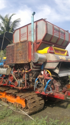 แพคคู่!! รถสิบล้อ HINO F17 (2 เพลา) +++ รถเกี่ยวข้าวศักพัฒนา KM49 อีซูซุ 235 เทอร์โบ