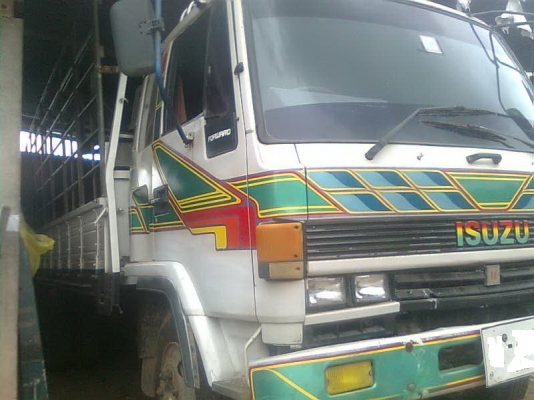 ขาย6ล้อ ISUZU 175แรงม้า FRR12J