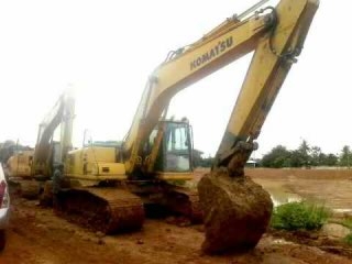Komatsu pc200 - 6 ไฟฟ้าเต็ม แอรเย็น