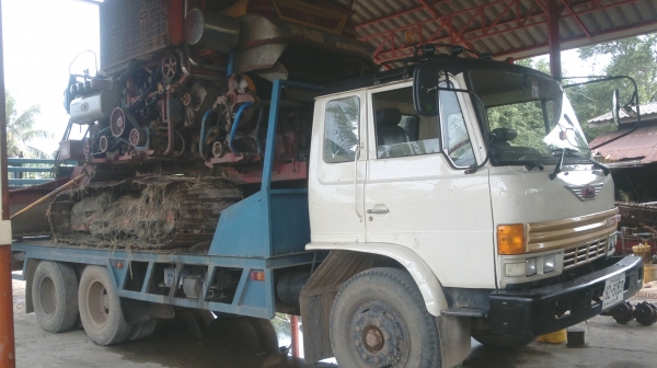 แพคคู่!! รถเกี่ยวข้าวศักพัฒนา KM49 อีซูซุ 235 เทอร์โบ+++ รถสิบล้อ HINO F17 (2 เพลา)
