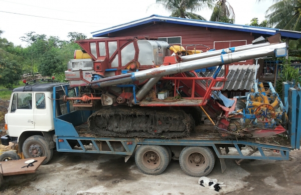 แพคคู่!! รถเกี่ยวข้าวศักพัฒนา KM49 อีซูซุ 235 เทอร์โบ+++ รถสิบล้อ HINO F17 (2 เพลา)