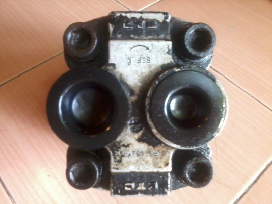 ขายปั้มปั่นเครน5ตันสภาพดีเฟืองยังแน่นดีครับ