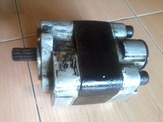 ขายปั้มปั่นเครน5ตันสภาพดีเฟืองยังแน่นดีครับ