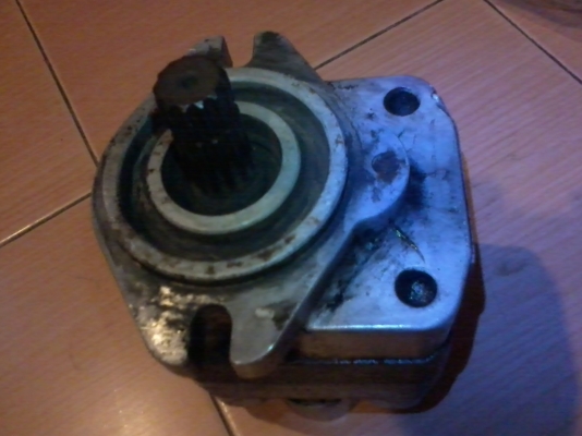 ขายปั้มปั่นเครน5ตันสภาพดีเฟืองยังแน่นดีครับ