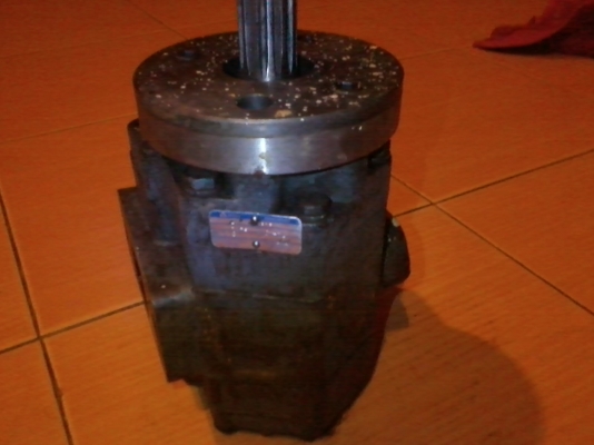 ขายปั้มปั่นเข้าออก3ทาง ปั่นเครน3-5ตัน วินส์พร้อมกันได้ครับ สภาพดีครับ