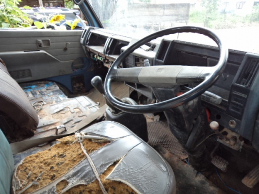 ขายรถ6ล้ออีซูซุ เครื่อง115 แรง  หัวNPR คัซซีKS21  ราคาถูกๆๆ