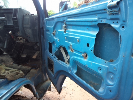 ขายรถ6ล้ออีซูซุ เครื่อง115 แรง  หัวNPR คัซซีKS21  ราคาถูกๆๆ