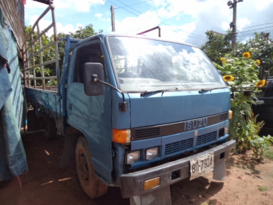 ขายรถ6ล้ออีซูซุ เครื่อง115 แรง  หัวNPR คัซซีKS21  ราคาถูกๆๆ