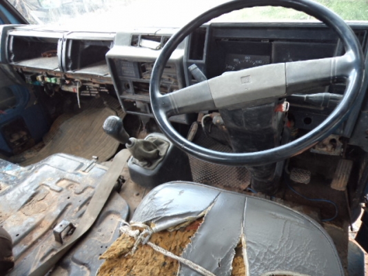 ขายรถ6ล้ออีซูซุ เครื่อง115 แรง  หัวNPR คัซซีKS21  ราคาถูกๆๆ