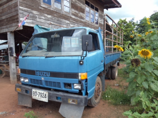 ขายรถ6ล้ออีซูซุ เครื่อง115 แรง  หัวNPR คัซซีKS21  ราคาถูกๆๆ