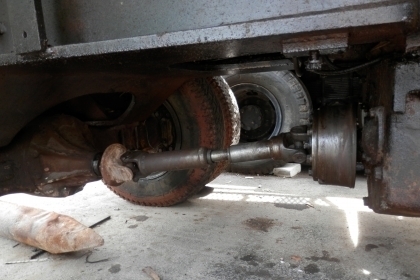 แบคโฮล้อยาง KOMATSU PW100-3-2เพลา มีแอร์ ลายหัวเจาะ อิ