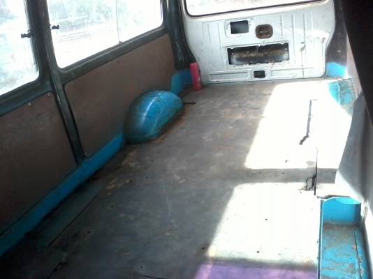 รถตู้ นิสสัน ทะเบียนปี 2527  ทะเบียนขาด 1 ปี สองที่นั่ง ถอดเบาะโดยสาร