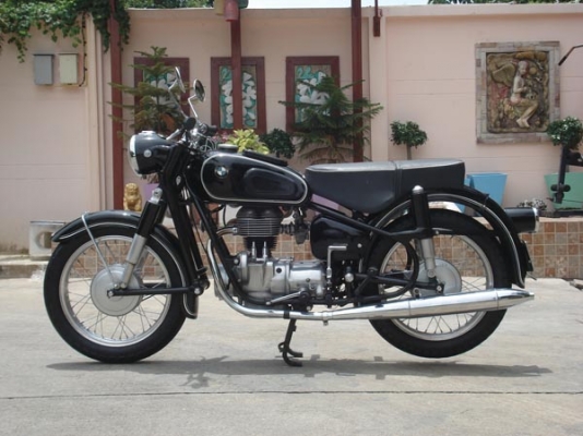 ขาย BMW R26 สวยกริ๊บลายเส้นภูกันเดิมๆเครื่องฟิดใหม่ๆของเดิมติดรถเยอะคับทะเบียนแท้ๆ