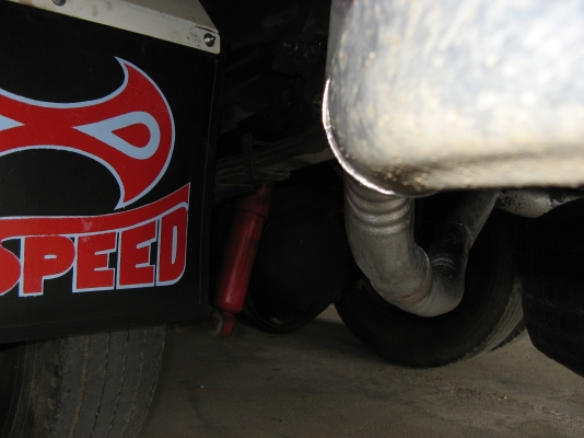 ขาย  6 ล้อ ฮ๊โน่  เมก้า 175 แรง ยาว 5.50  ปี 2005 สภาพสวยเดิมเครื่องดี พร้อมใช้งาน ชมก่อนได้ครับ สนใจติดต่อ 081-9425443